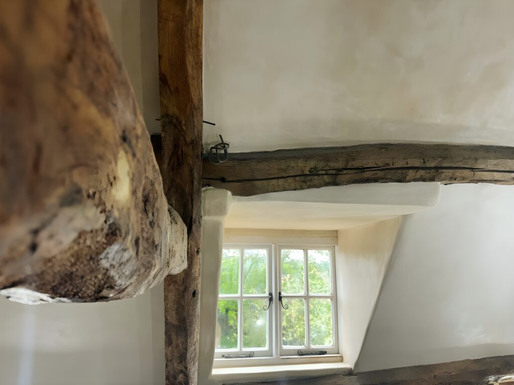RK70 Lime plaster finish & wooden beams